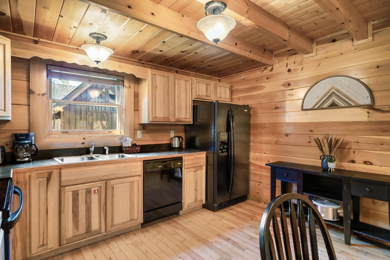 Summer Sale! Pool, Sauna, View, Hottub, Game Sevierville Exterior foto