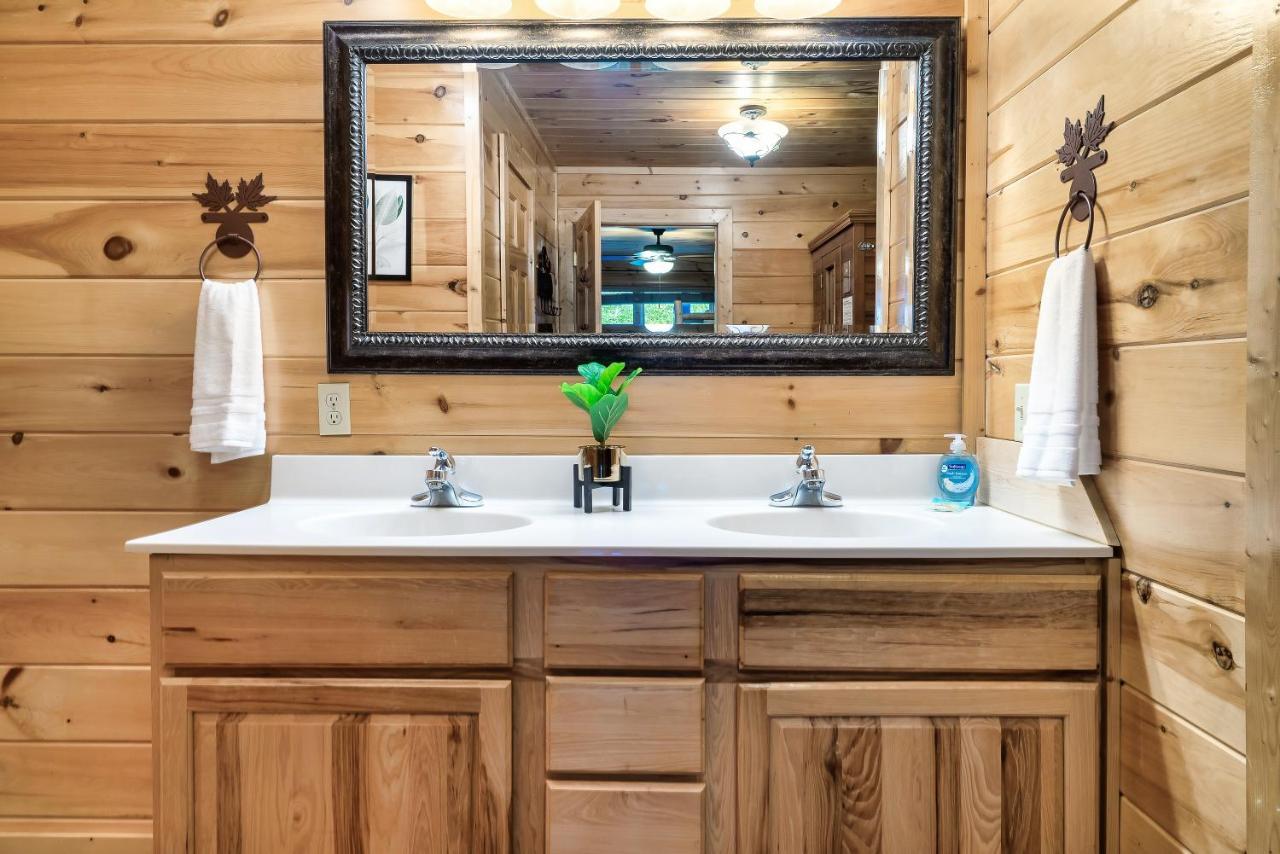 Summer Sale! Pool, Sauna, View, Hottub, Game Sevierville Exterior foto
